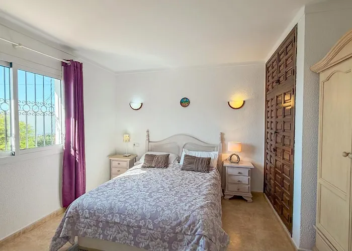 Acebo With Private Swimming Pool In Villa *