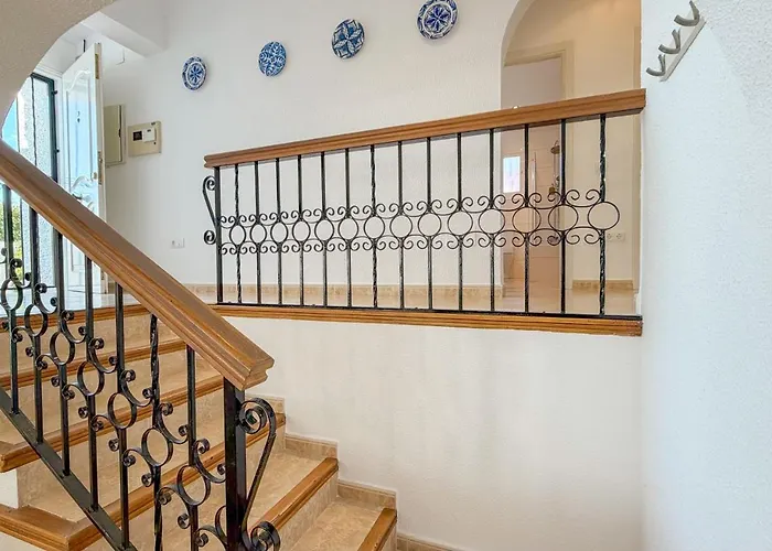 Villa Acebo With Private Swimming Pool In Nerja