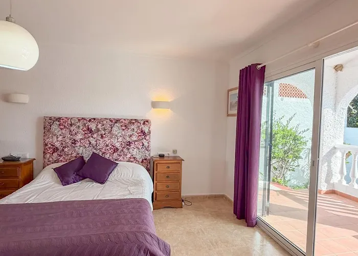 Willa Acebo With Private Swimming Pool In Nerja